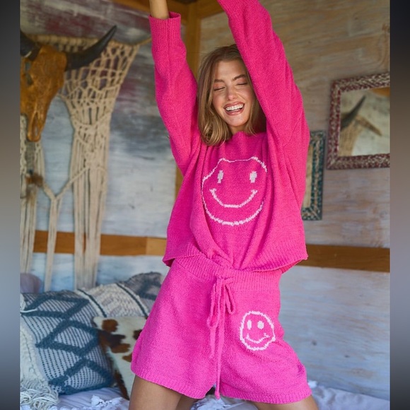 💖NWT Soft Smiley Pajama Short Set - Picture 3 of 7